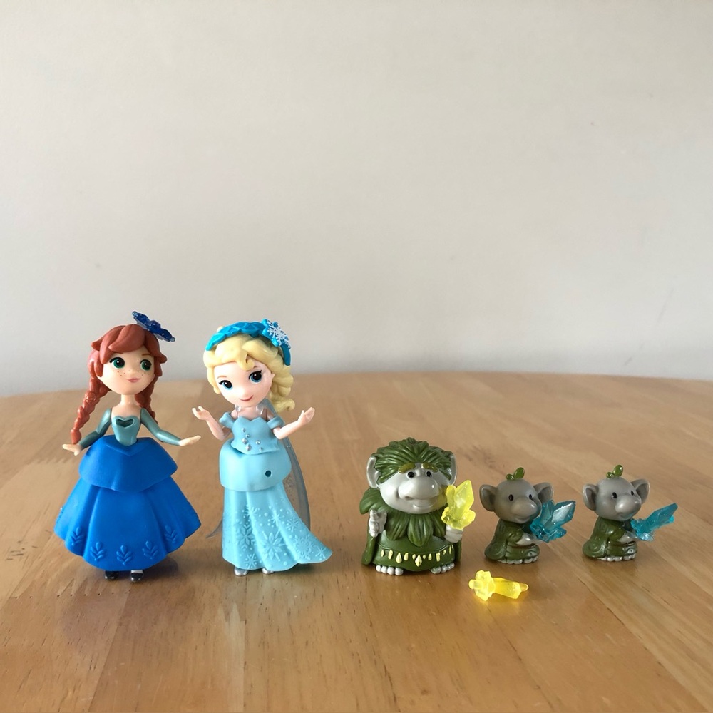 Disney Frozen Little Kingdom Anna, Elsa, Grand Pabbie and Trolls